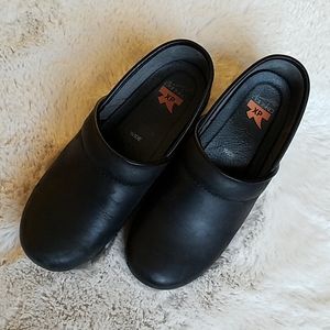 Dansko XP 2.0 Black Waterproof Pull Up